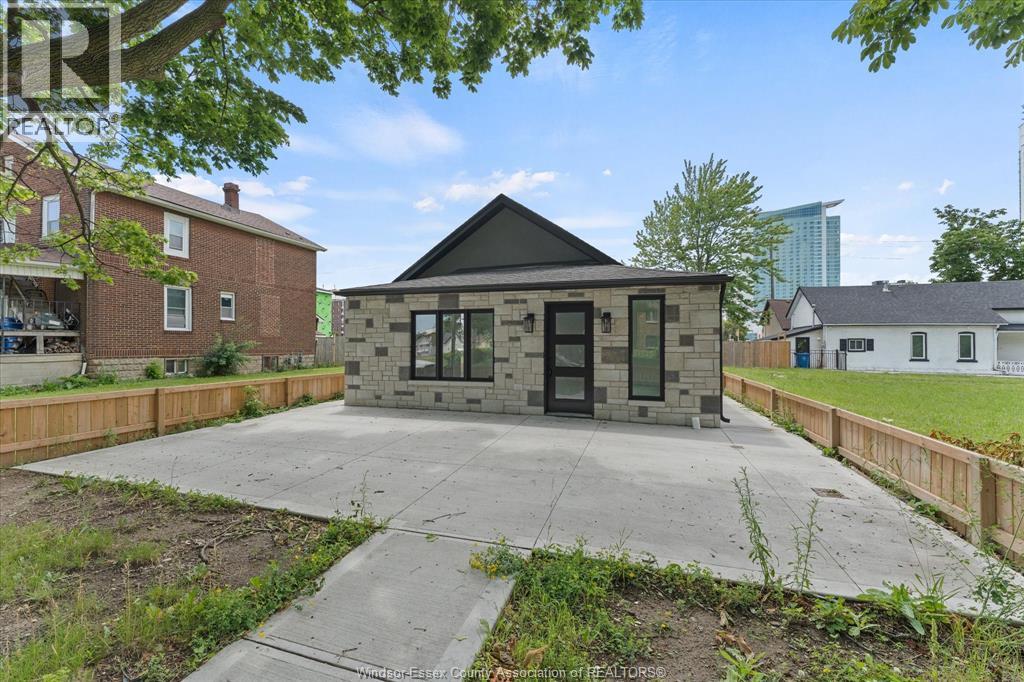 229 Aylmer, Windsor, Ontario  N9A 1T1 - Photo 18 - 26021934