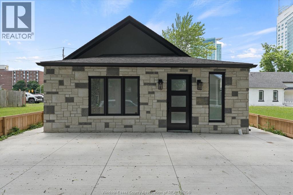 229 Aylmer, Windsor, Ontario  N9A 1T1 - Photo 19 - 26021934