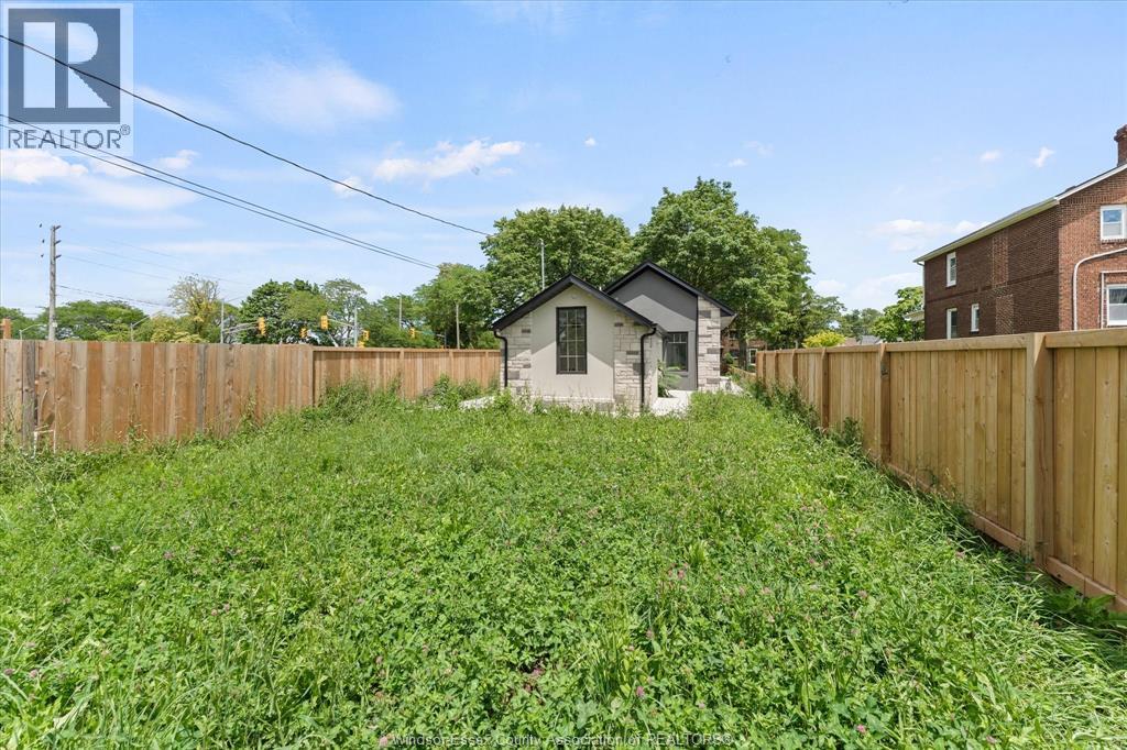 229 Aylmer, Windsor, Ontario  N9A 1T1 - Photo 21 - 26021934
