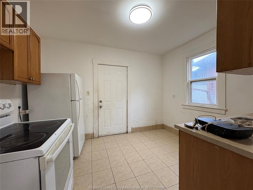 216 Cameron Avenue, Windsor, Ontario  N9B 1Y6 - Photo 10 - 26021967