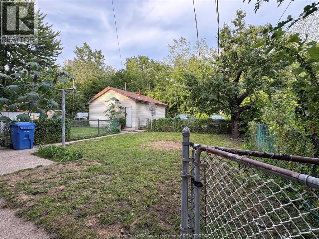 216 Cameron Avenue, Windsor, Ontario  N9B 1Y6 - Photo 16 - 26021967