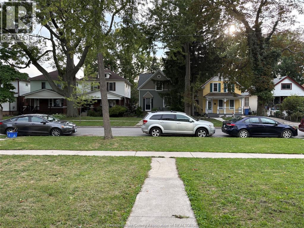 216 Cameron Avenue, Windsor, Ontario  N9B 1Y6 - Photo 3 - 26021967