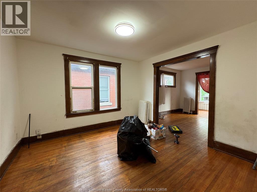 216 Cameron Avenue, Windsor, Ontario  N9B 1Y6 - Photo 4 - 26021967