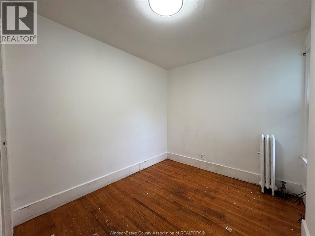 216 Cameron Avenue, Windsor, Ontario  N9B 1Y6 - Photo 8 - 26021967