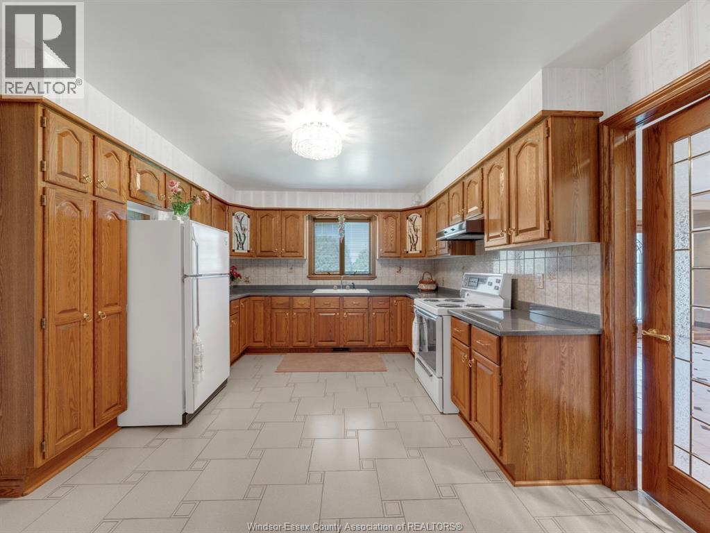 4155 Manning Road, Tecumseh, Ontario  N0R 1K0 - Photo 8 - 26021971