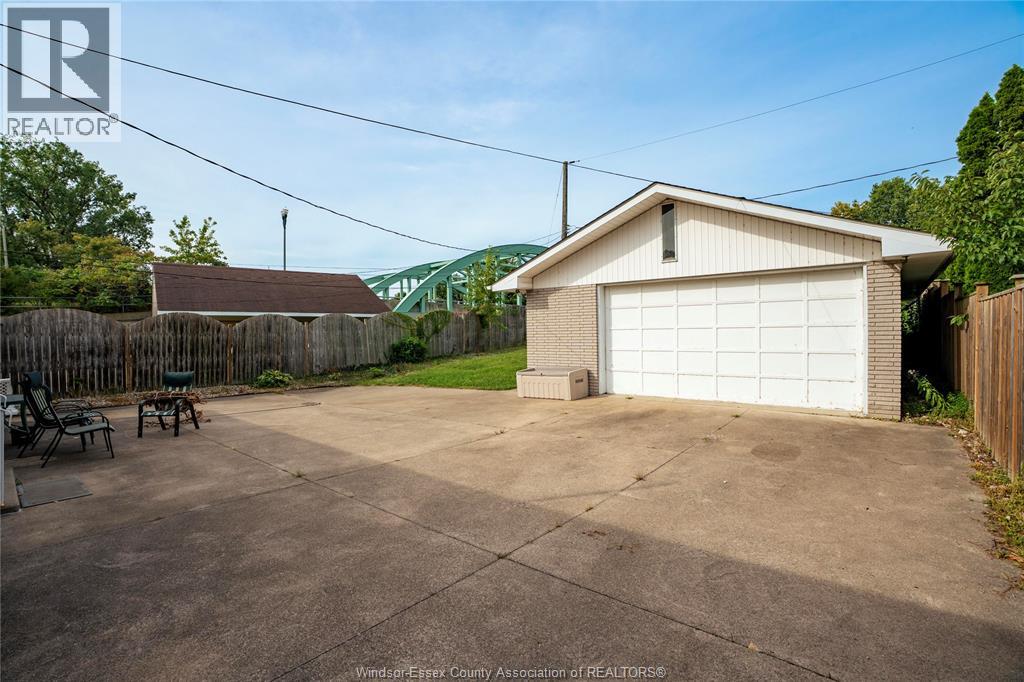 583 Bertha, Windsor, Ontario  N8P 1B6 - Photo 30 - 26022003