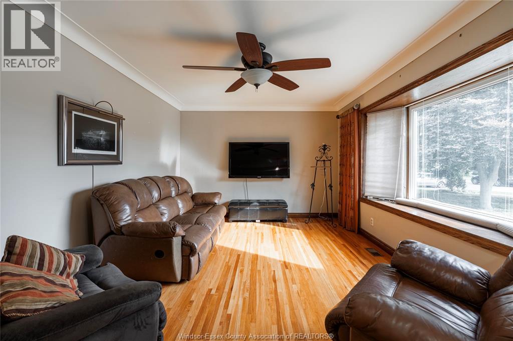 583 Bertha, Windsor, Ontario  N8P 1B6 - Photo 5 - 26022003
