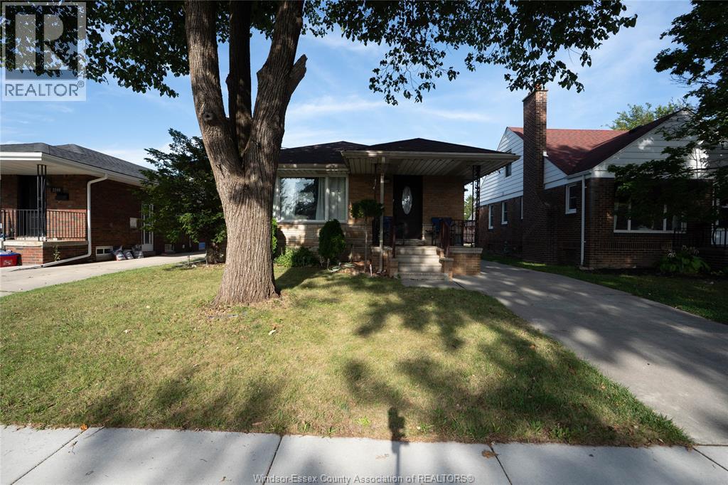 2250 Woodlawn Avenue, Windsor, Ontario  N8W 2H3 - Photo 1 - 26020446