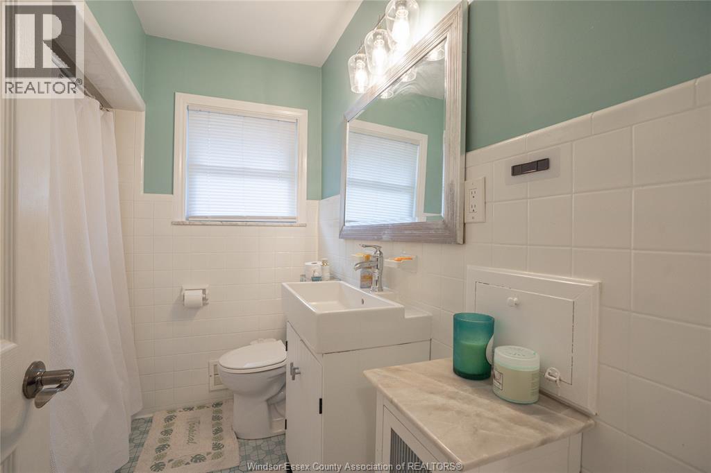 2250 Woodlawn Avenue, Windsor, Ontario  N8W 2H3 - Photo 16 - 26020446