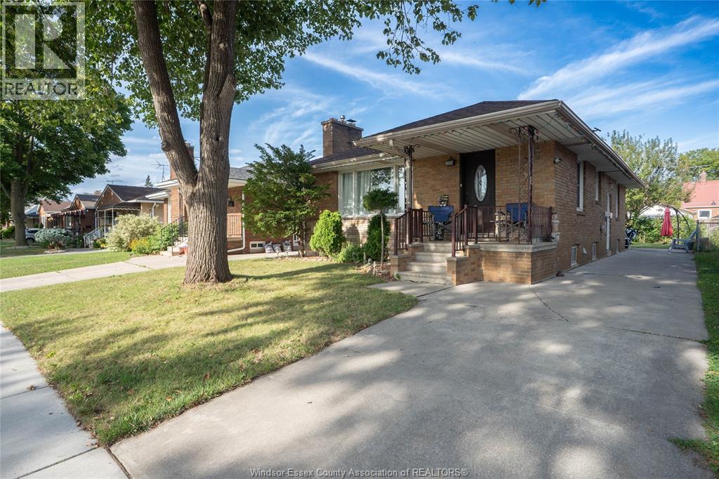 2250 Woodlawn Avenue, Windsor, Ontario  N8W 2H3 - Photo 2 - 26020446
