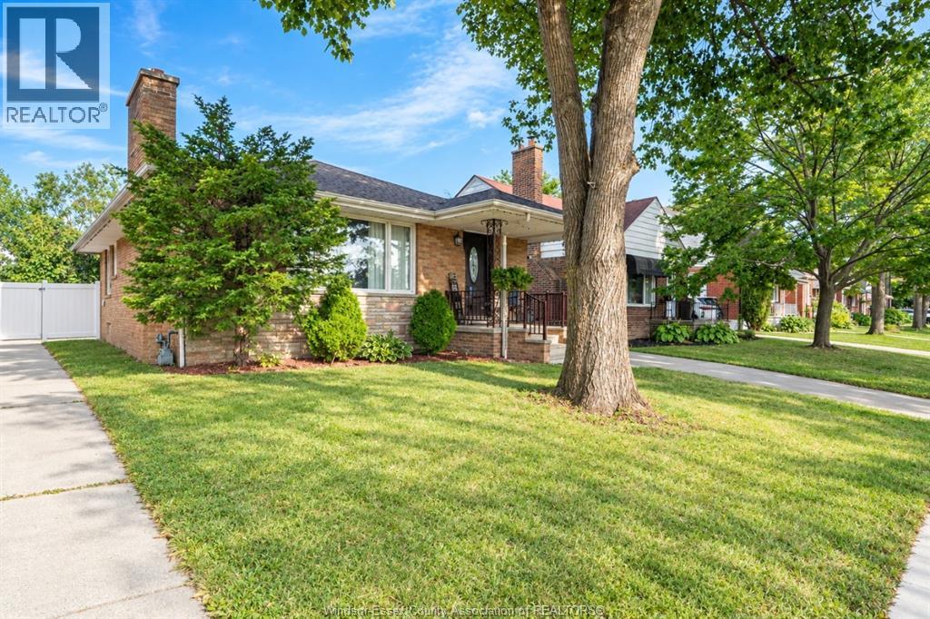 2250 Woodlawn Avenue, Windsor, Ontario  N8W 2H3 - Photo 3 - 26020446