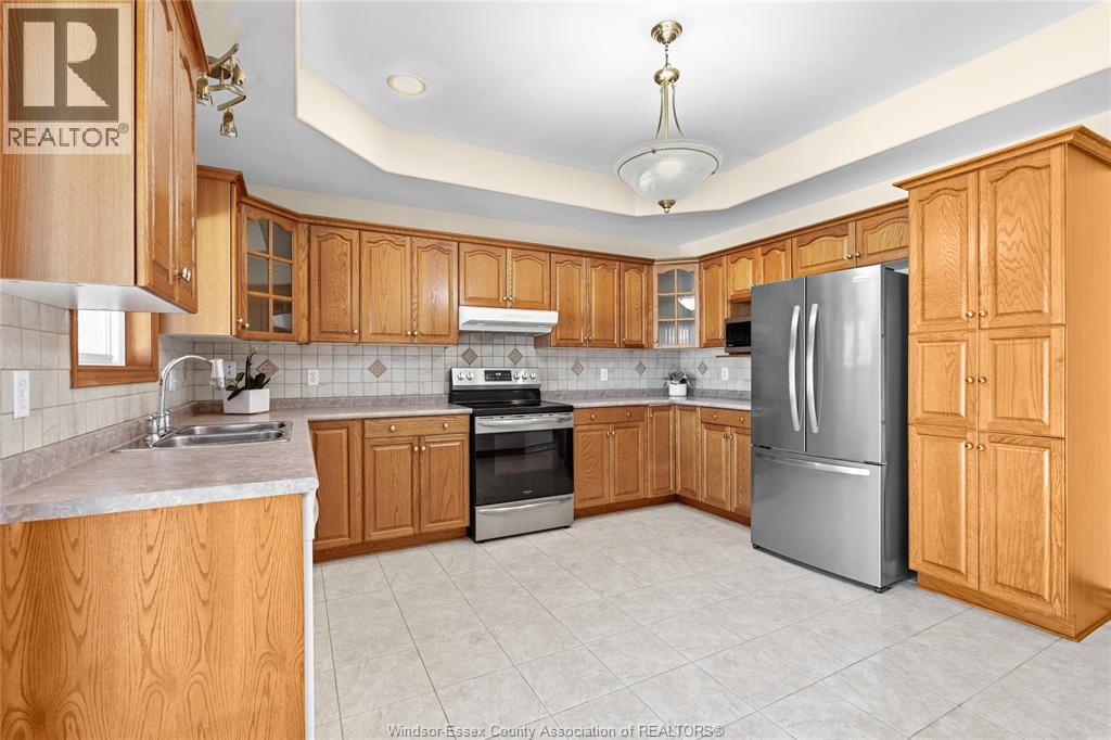 1695 Meridian Street, Windsor, Ontario  N9G 3E7 - Photo 11 - 26022012
