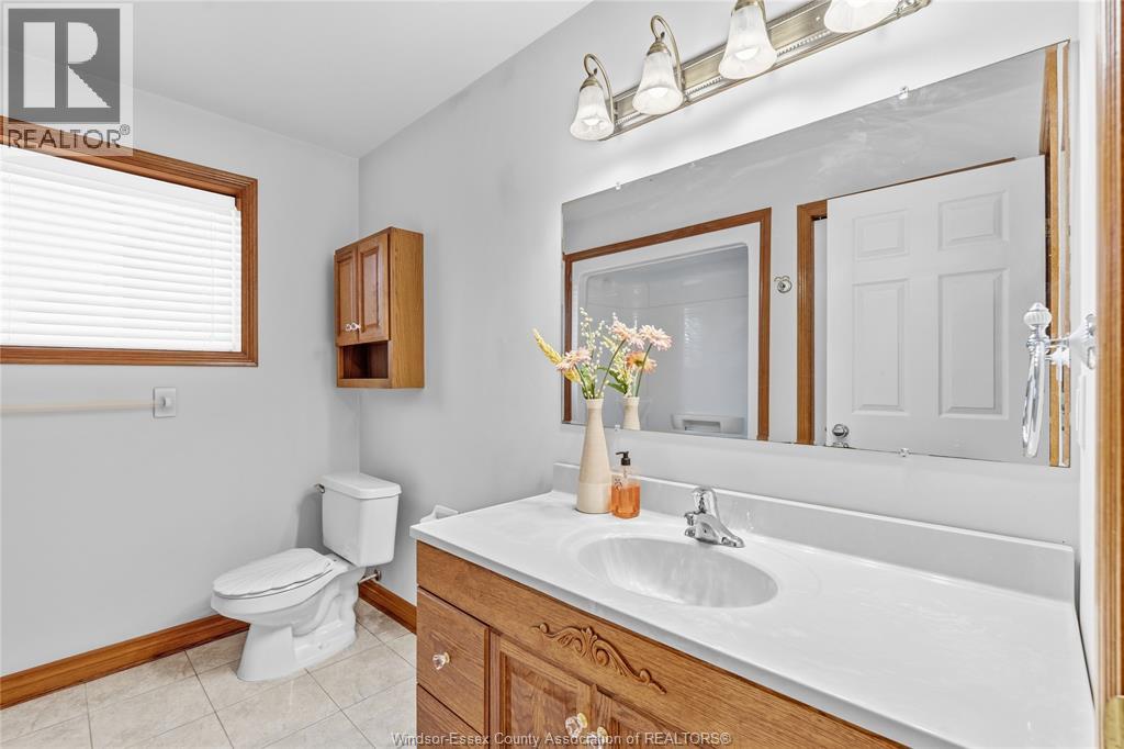 1695 Meridian Street, Windsor, Ontario  N9G 3E7 - Photo 21 - 26022012