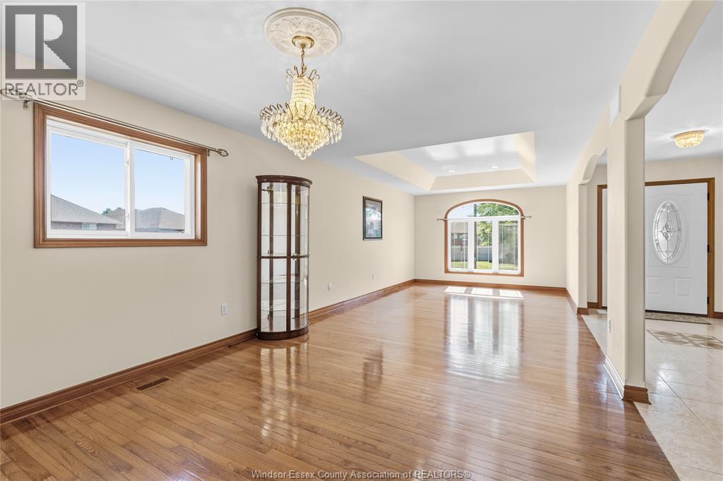 1695 Meridian Street, Windsor, Ontario  N9G 3E7 - Photo 8 - 26022012