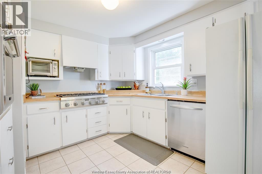6239 Holden Road, Tecumseh, Ontario  N0R 1L0 - Photo 11 - 26022024