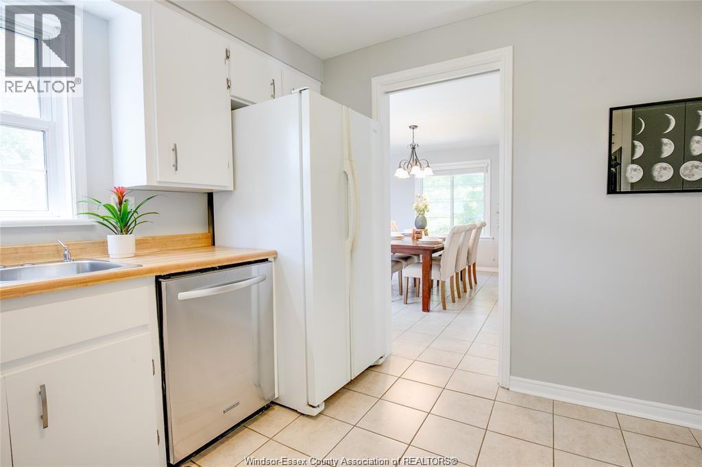 6239 Holden Road, Tecumseh, Ontario  N0R 1L0 - Photo 12 - 26022024