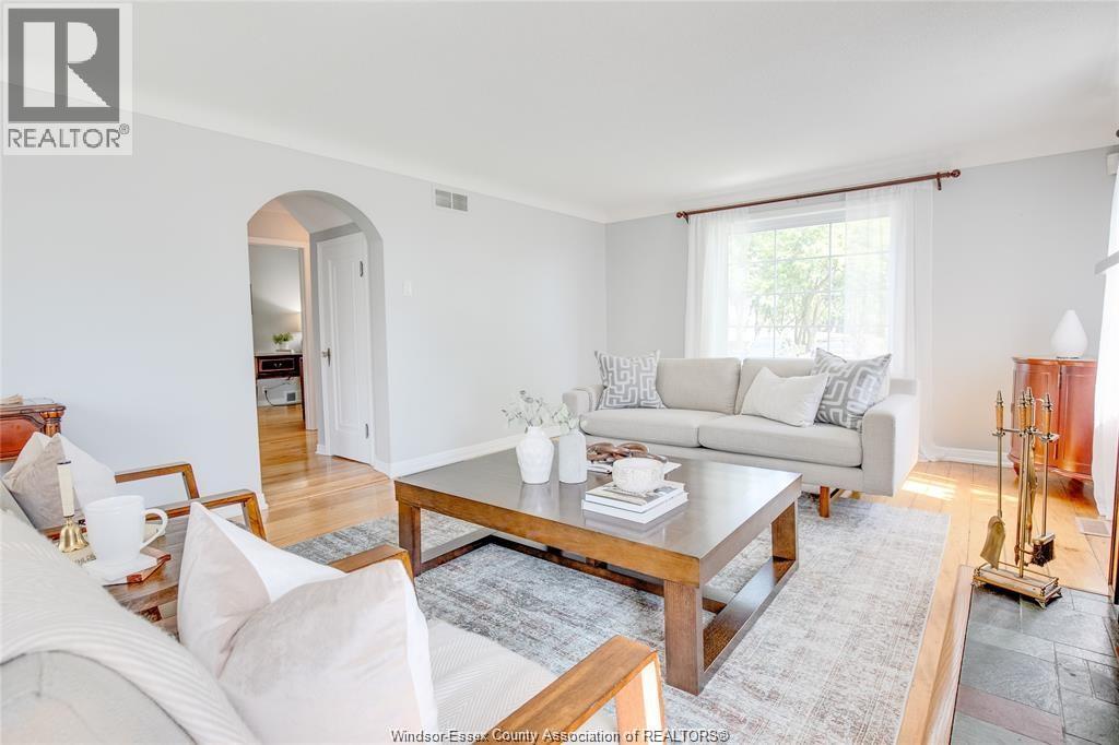 6239 Holden Road, Tecumseh, Ontario  N0R 1L0 - Photo 6 - 26022024