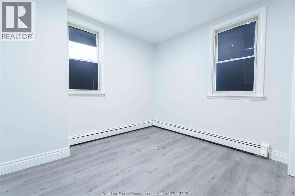 950 Elsmere, Windsor, Ontario  N9A 2A9 - Photo 12 - 26022044
