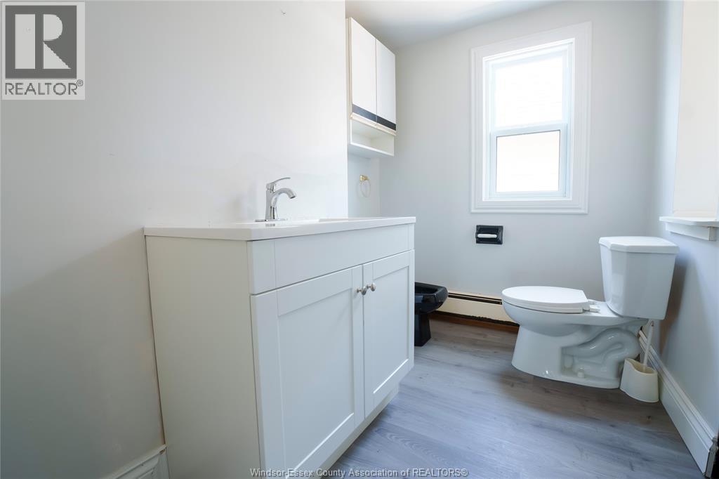 950 Elsmere, Windsor, Ontario  N9A 2A9 - Photo 17 - 26022044
