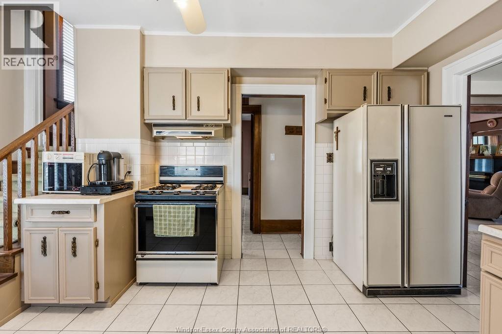 28 Albert Street, Leamington, Ontario  N8H 3J8 - Photo 7 - 26022057