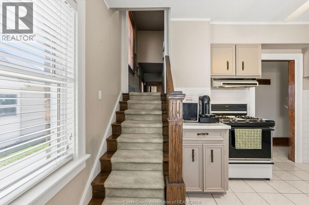 28 Albert Street, Leamington, Ontario  N8H 3J8 - Photo 8 - 26022057