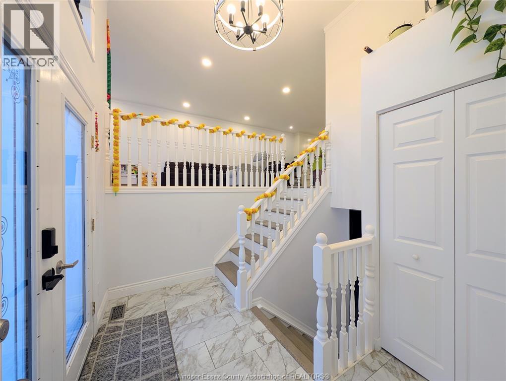 4465 Spago Crescent, Windsor, Ontario  N9G 2Z6 - Photo 3 - 26022103