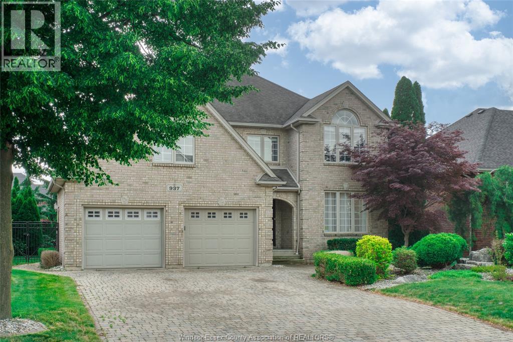 937 Pavan, Windsor, Ontario  N9G 2X5 - Photo 1 - 26022120