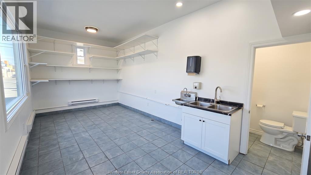 976 Howard Avenue, Windsor, Ontario  N9A 1S5 - Photo 2 - 26022084