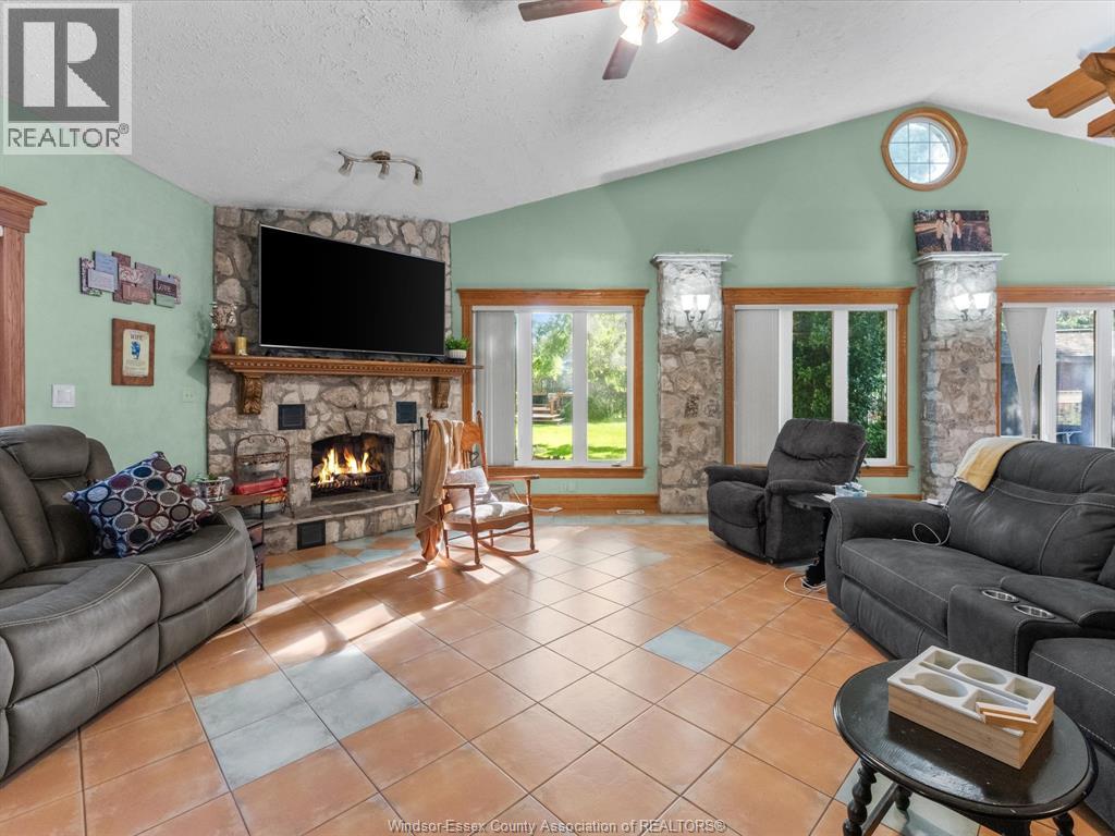 667 County Road 20, Kingsville, Ontario  N9Y 2E6 - Photo 9 - 26022099