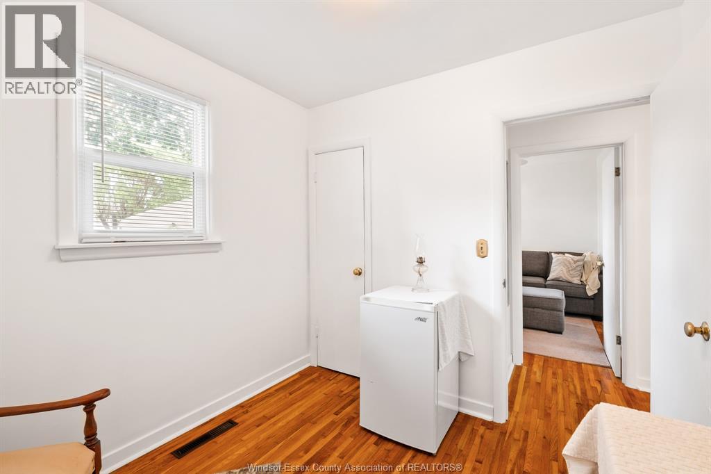 3274 Parkwood Avenue, Windsor, Ontario  N8W 2K8 - Photo 28 - 26022082
