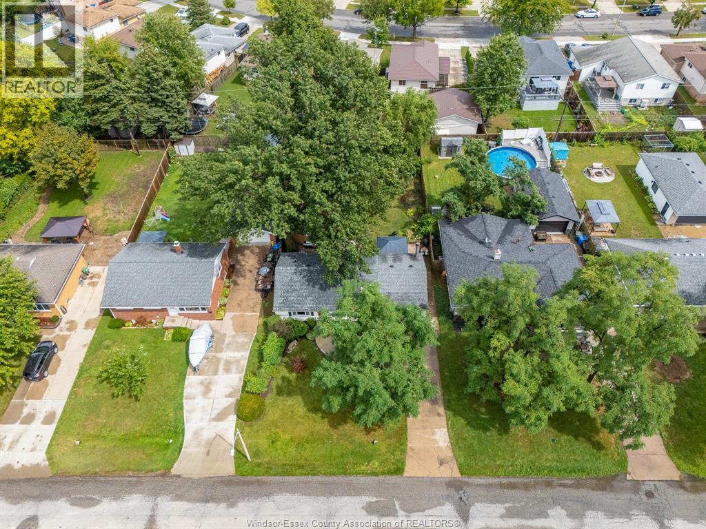 3274 Parkwood Avenue, Windsor, Ontario  N8W 2K8 - Photo 3 - 26022082