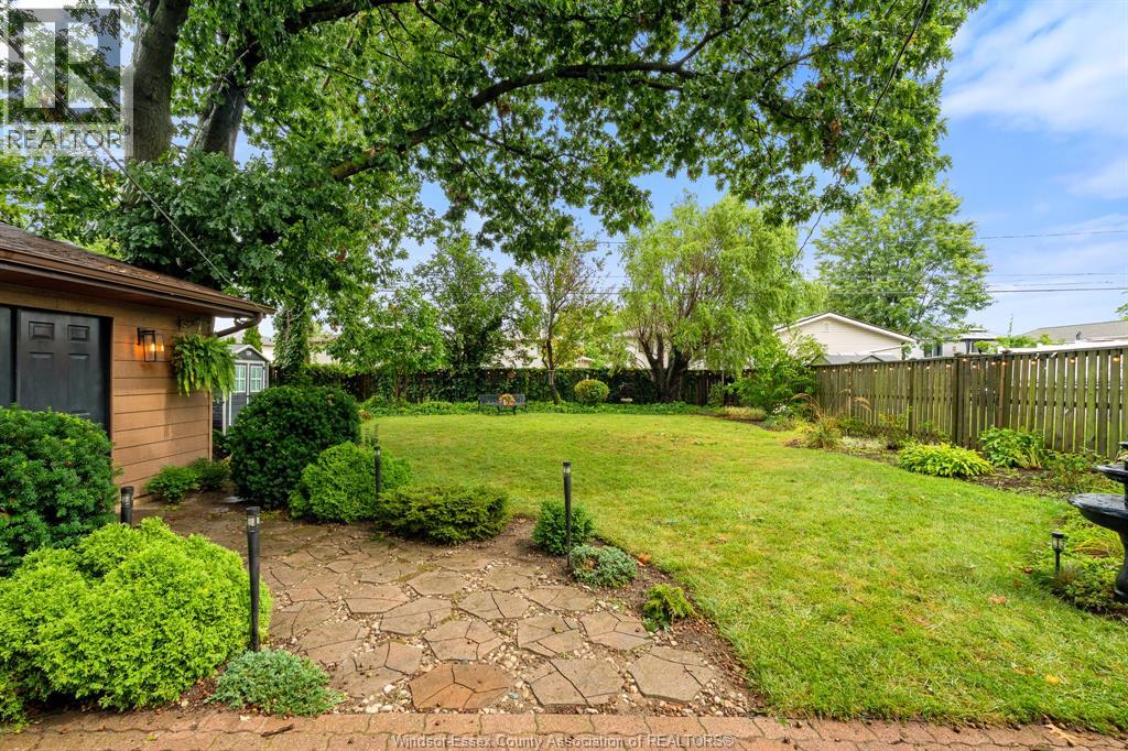 3274 Parkwood Avenue, Windsor, Ontario  N8W 2K8 - Photo 34 - 26022082