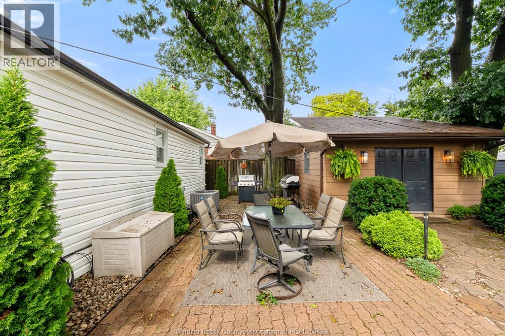 3274 Parkwood Avenue, Windsor, Ontario  N8W 2K8 - Photo 38 - 26022082