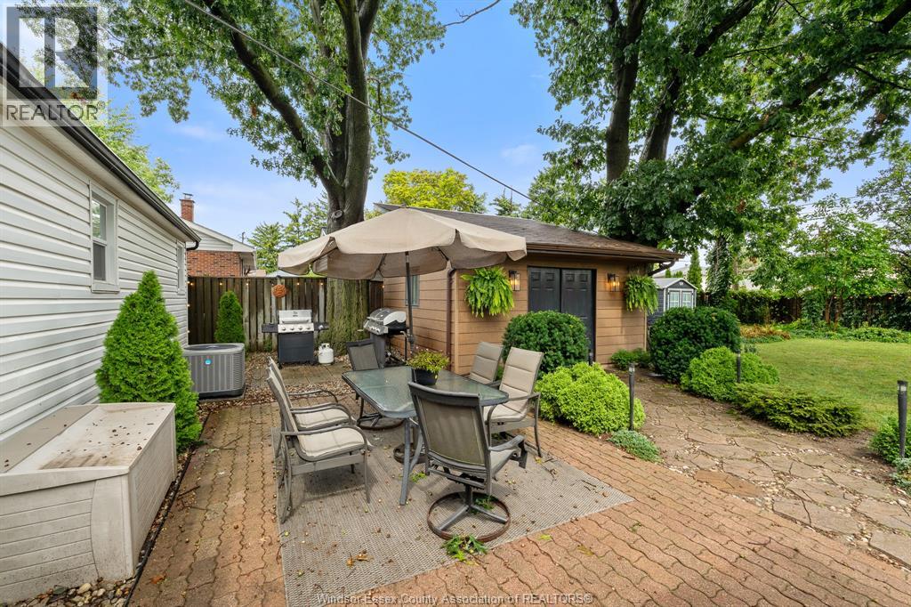 3274 Parkwood Avenue, Windsor, Ontario  N8W 2K8 - Photo 39 - 26022082