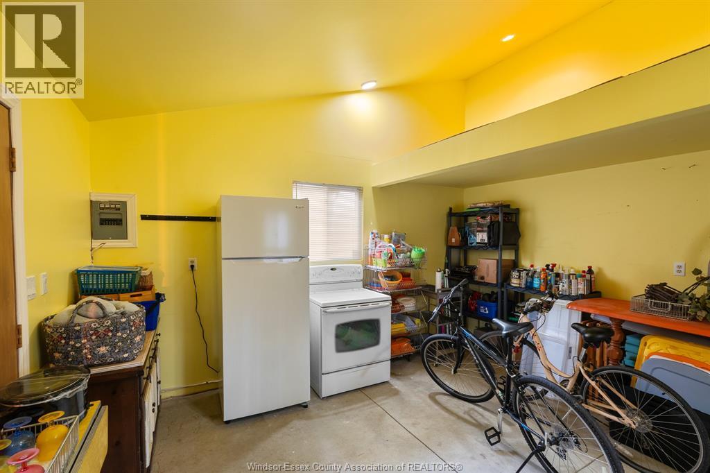 3274 Parkwood Avenue, Windsor, Ontario  N8W 2K8 - Photo 41 - 26022082