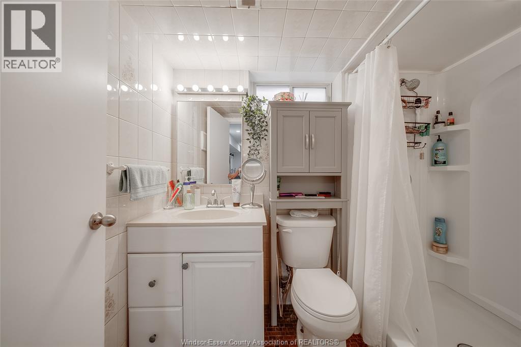 1215 Chappell Unit# Lower, Windsor, Ontario  N9C 3C8 - Photo 13 - 26021722