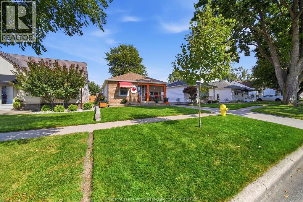 2540 CHANDLER, Windsor, Ontario
