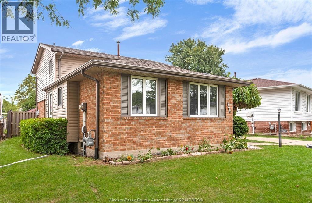 9597 Avery Lane Unit# Upper, Windsor, Ontario  N8R 2C1 - Photo 2 - 26021961