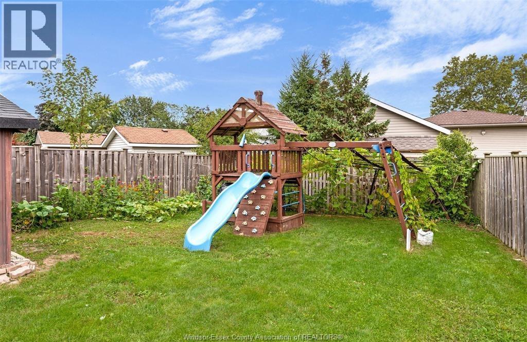 9597 Avery Lane Unit# Upper, Windsor, Ontario  N8R 2C1 - Photo 7 - 26021961
