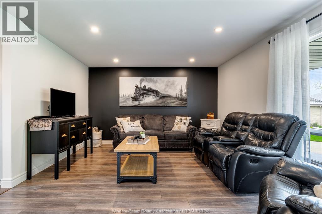 66 Shawnee Court, Leamington, Ontario  N8H 5A9 - Photo 5 - 26022155