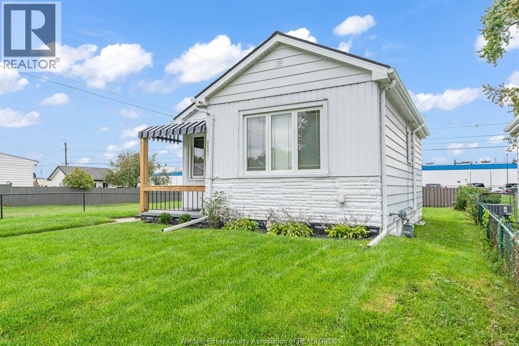2597 Alexis Road Unit# Upper, Windsor, Ontario  N8W 3Z6 - Photo 2 - 26022153