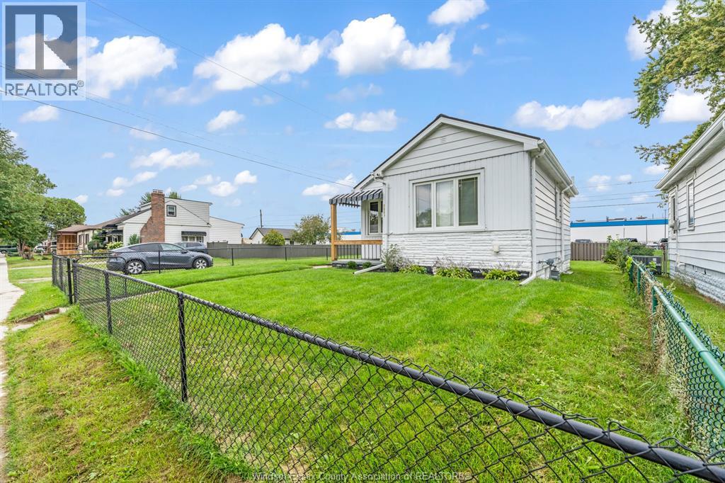 2597 Alexis Road Unit# Upper, Windsor, Ontario  N8W 3Z6 - Photo 5 - 26022153