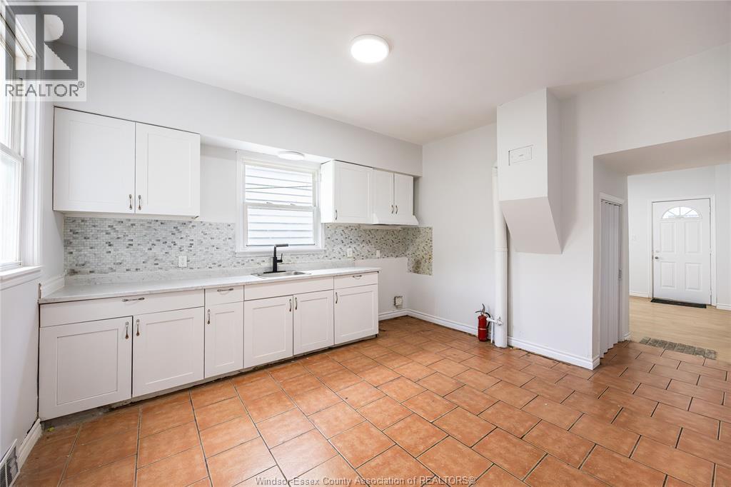 509 Bridge, Windsor, Ontario  N9B 2M3 - Photo 8 - 26021938