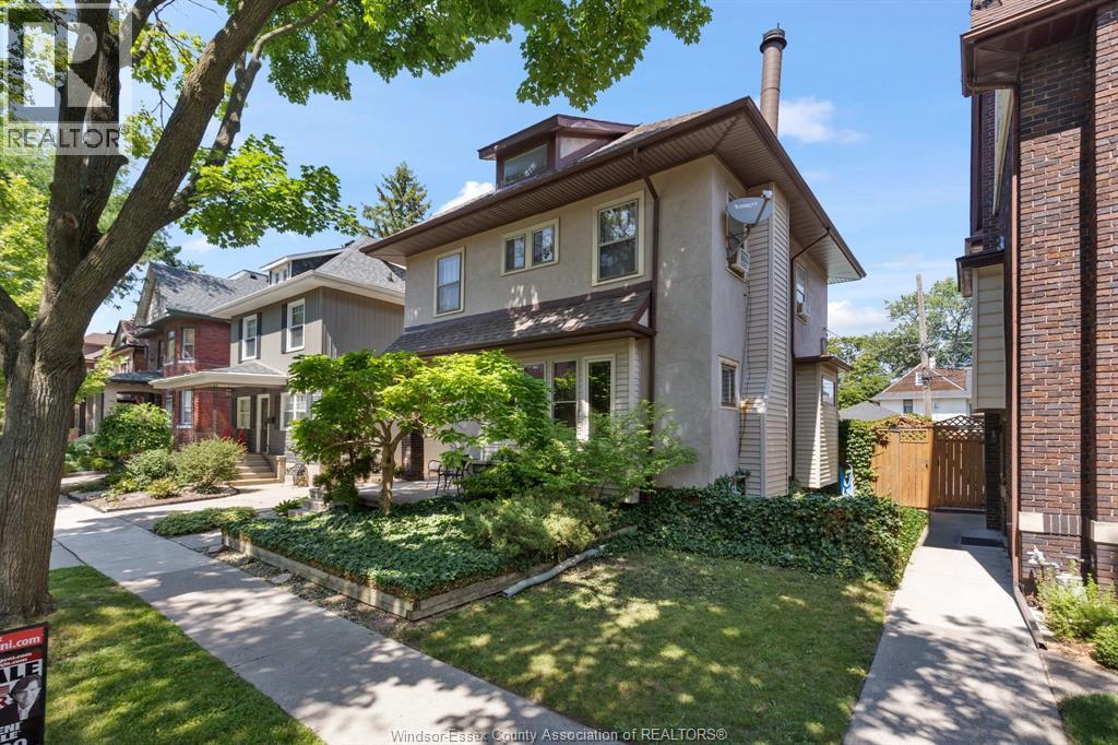858 Chilver, Windsor, Ontario  N8Y 2K4 - Photo 2 - 26022147