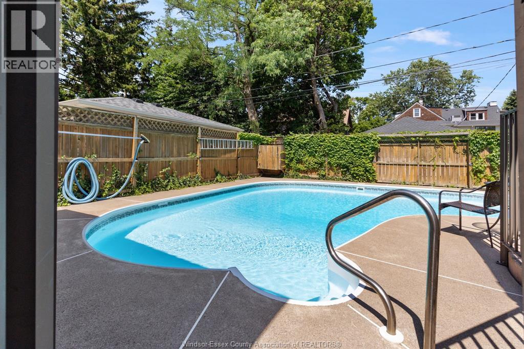 858 Chilver, Windsor, Ontario  N8Y 2K4 - Photo 32 - 26022147