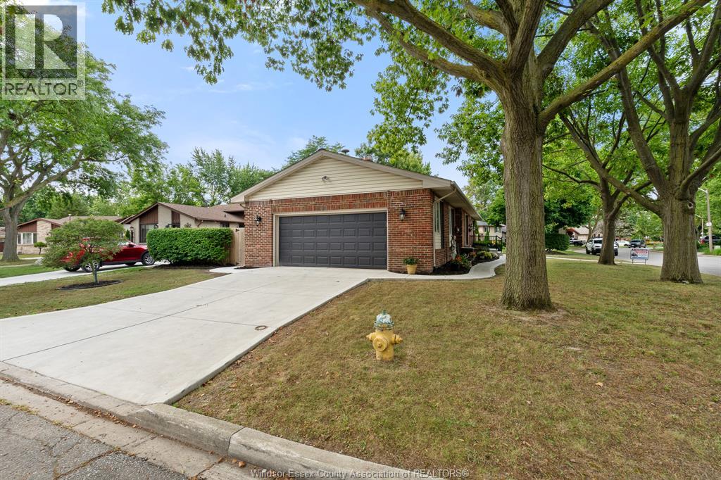 3210 Halpin Road, Windsor, Ontario  N8R 2B2 - Photo 4 - 26022071