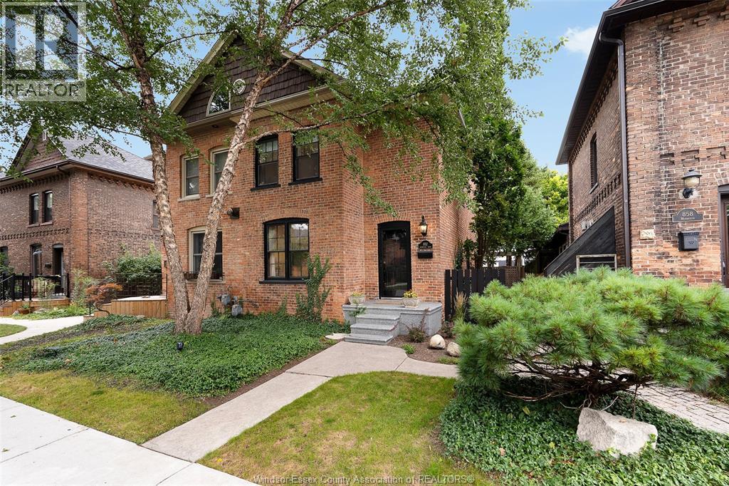 852 MONMOUTH, Windsor, Ontario