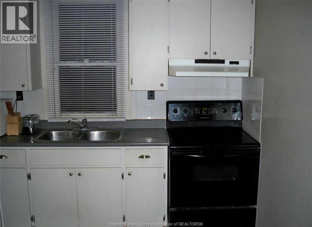 427 Gladstone Avenue, Windsor, Ontario  N9A 2P8 - Photo 4 - 26022197