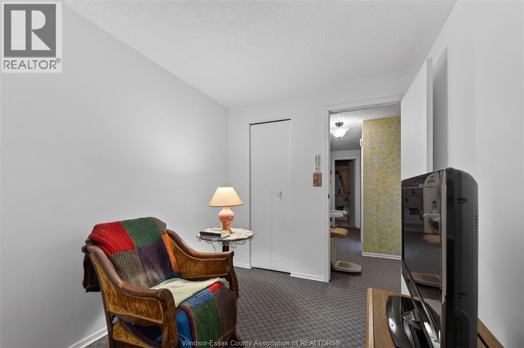 6430 Thornberry, Windsor, Ontario  N8T 2W9 - Photo 16 - 26022194