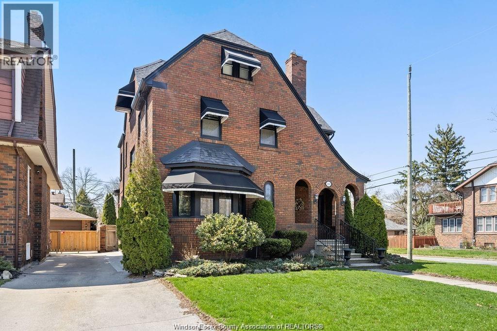 2203 Victoria, Windsor, Ontario  N8X 1R2 - Photo 2 - 26022196